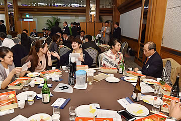 「全国燗酒コンテスト2016」の表彰イベント